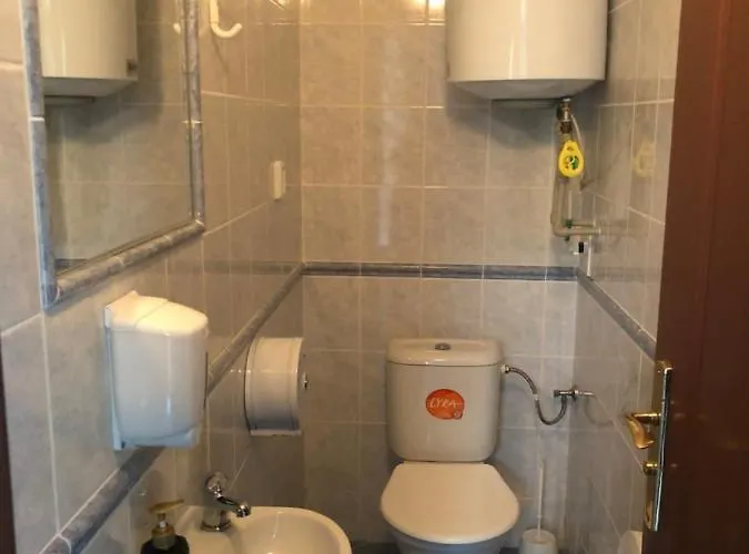 Na Cerpaci Stanici Robin Oil Apartment